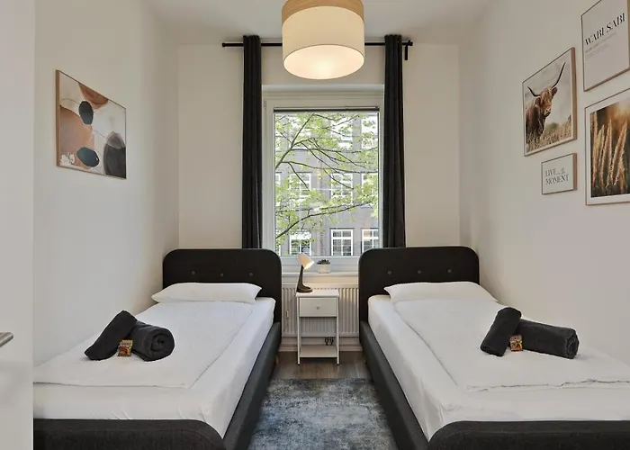 Modern Und Ruhig, Mit Garage & Ps4, Nahe Messe, Rue Und Uniklinik, Voll Ausgestattete Kueche, Bad Mit Dusche Und Badewanne * Essen